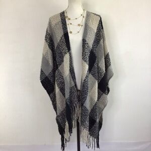 WOOLRICH WOMEN BLACK GREY PLAID FRINGE COZY TEDDYBEAR LIKE TEXTURE WRAP ONE SZ